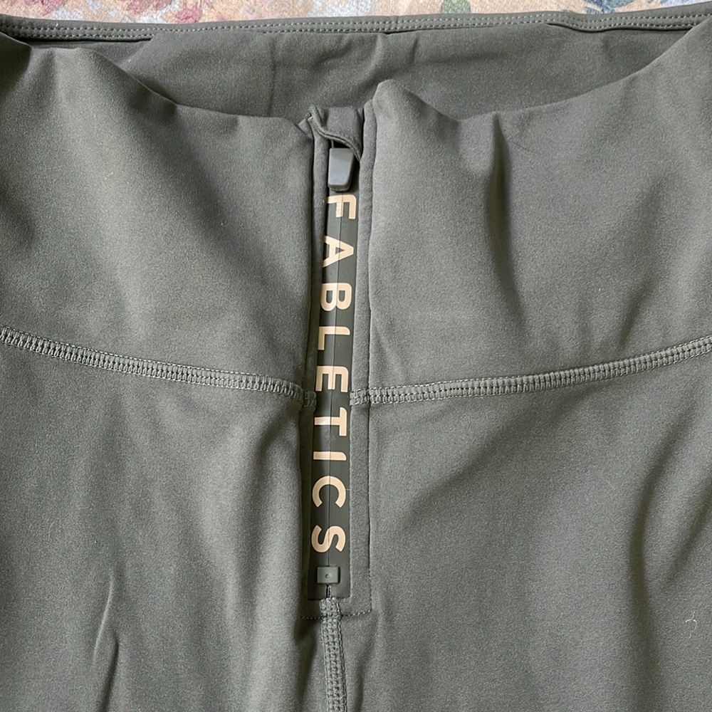 Large workout fabletics - Picture 2 of 4